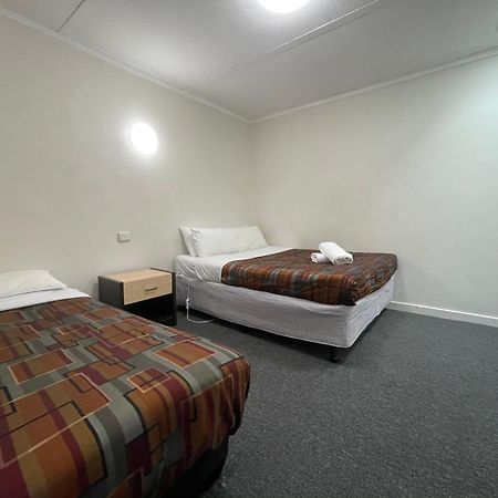 Parkside Inn Motel Мельбурн Экстерьер фото